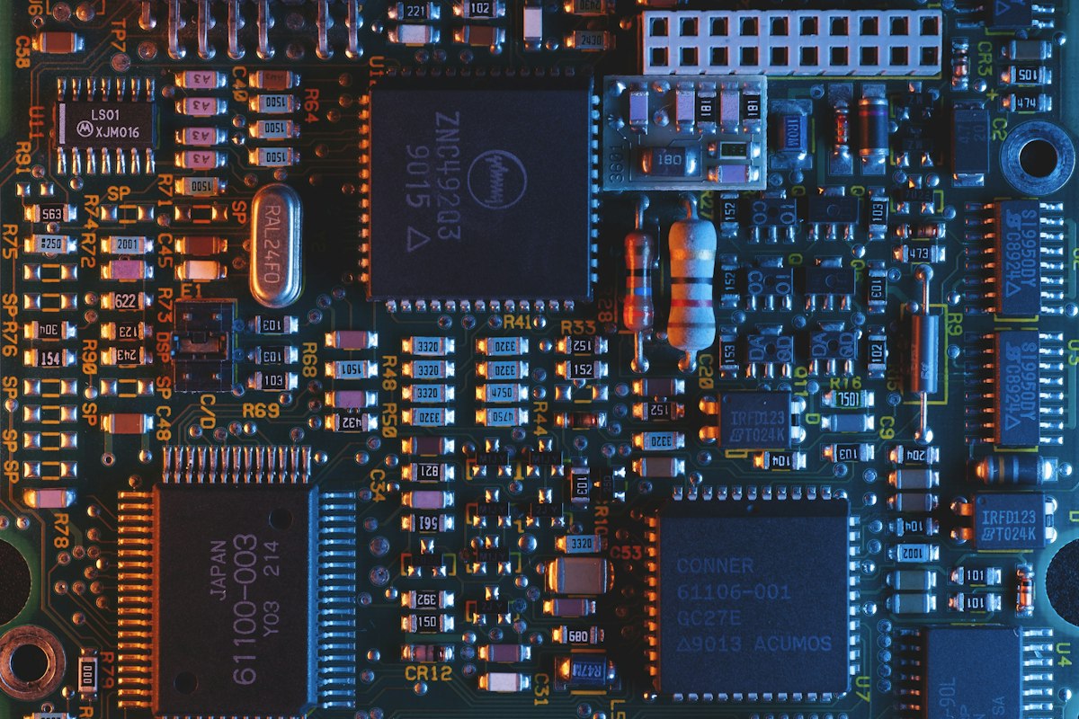 Pull-Up vs Pull-Down Resistors: Floating Pins & Button Circuits